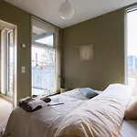 Апартаменты Modern Riverside Retreat Gruenerlokka With Balcony *