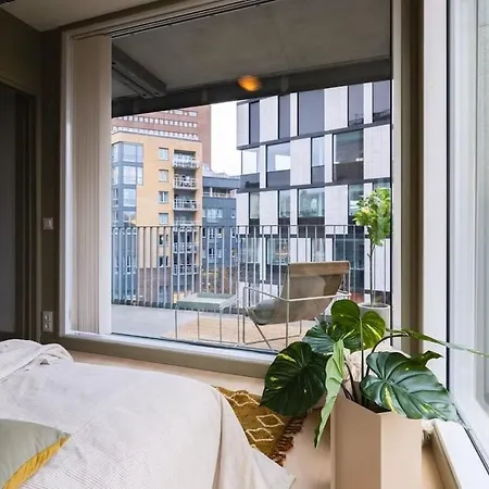 Modern Riverside Retreat Gruenerlokka With Balcony *