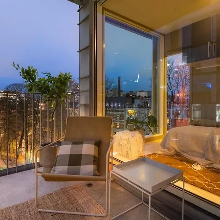 Modern Riverside Retreat Gruenerlokka With Balcony Oslo