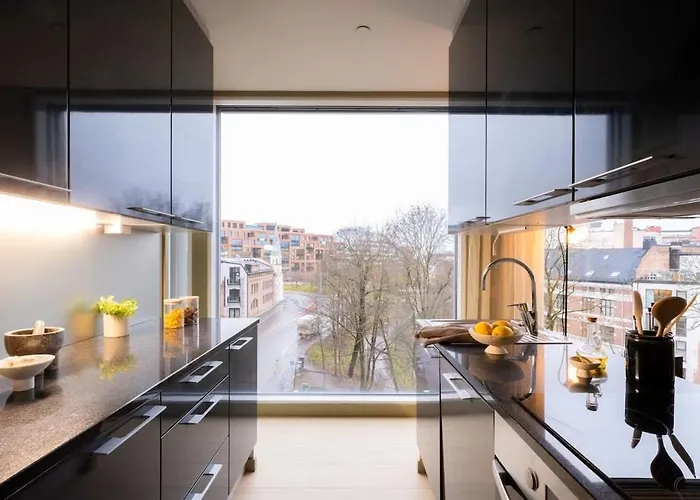Modern Riverside Retreat Gruenerlokka With Balcony