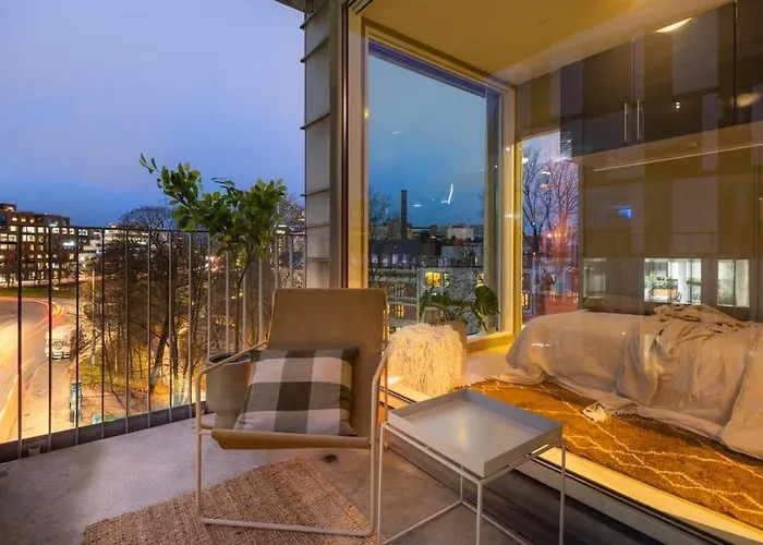 Modern Riverside Retreat Gruenerlokka With Balcony Oslo