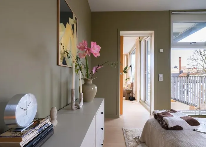 Daire Modern Riverside Retreat Gruenerlokka With Balcony *
